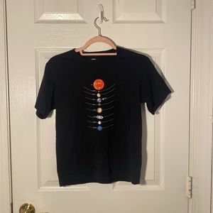 Smithsonian x uniqlo baby tee